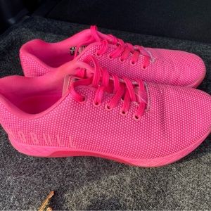 NoBull womens neon pink Trainer size 9